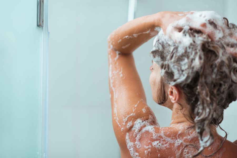 Descalcificador de agua mejor para la piel y pelo